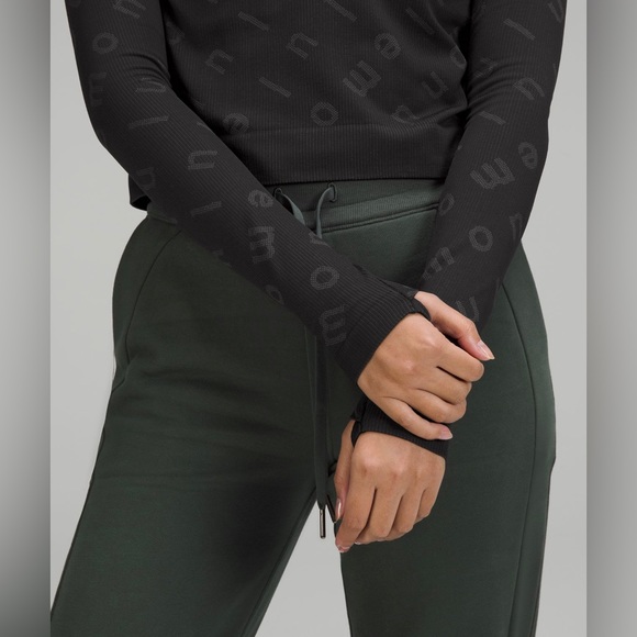 SOLD!!!NWT Lululemon Restless Cropped Half Zip | Black logo/Graphite Grey - Picture 4 of 11